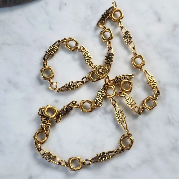 Rare 1970's Trifari Long Abstract Modernist Geometric Gold Tone Necklace - Picture 3 of 6